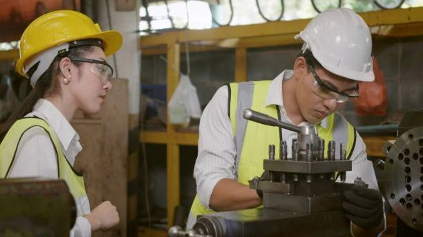 دور التعليم المهني في الحد من البطالة