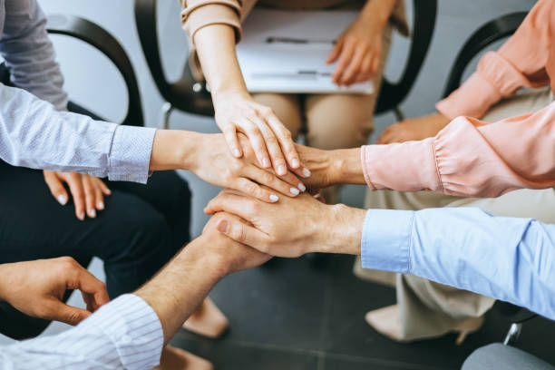 التبرع الشهري أم التبرع لمرة واحدة: أيهما أفضل؟