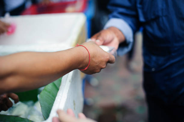 مساعدة مستدامة للفقراء